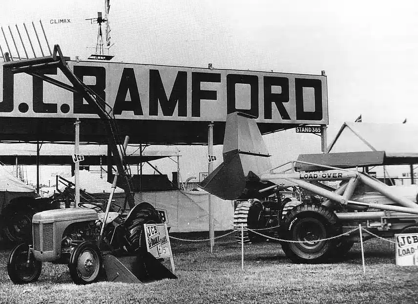 Joseph Cyril Bamford son premier atelier en Angleterre, fondateur de JCB